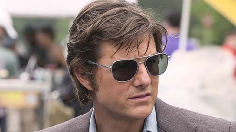 Barry Seal wearing sunglasses