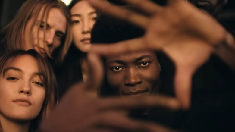 Benjamin Clementine and people staring