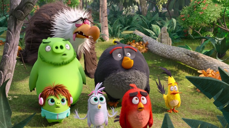 The lead characters, in a state of awe, of The Angry Birds Movie 2 (2019)