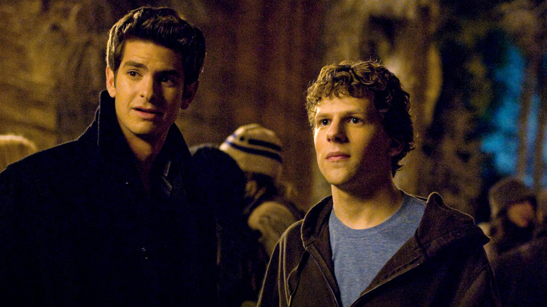 Eduardo Saverin and Mark Zuckerberg in the cold in The Social Network (2010)