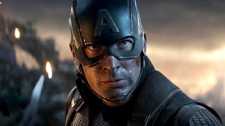 Captain America wielding Mjolnir in Avengers: Endgame (2019)