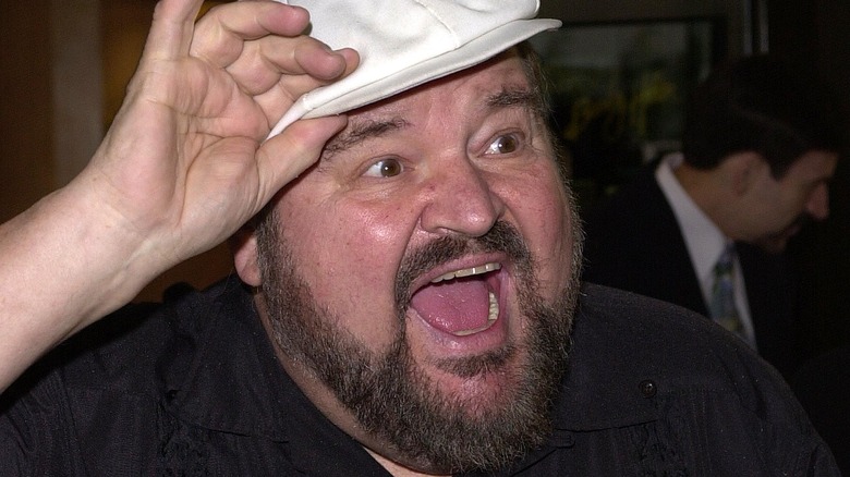 Dom DeLuise tipping cap