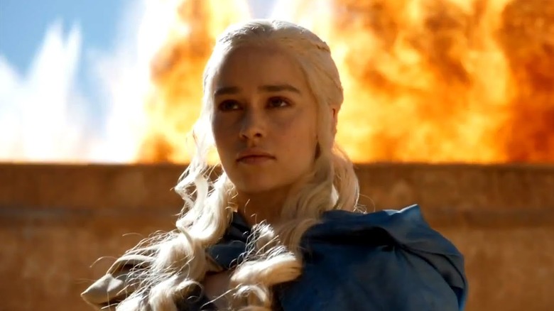 Daenerys with fire behind her