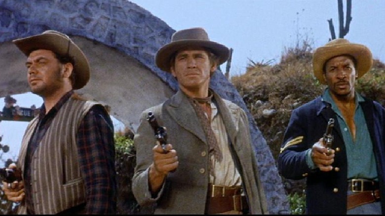 Donnegan, Pittsburgh, and Ballard point their guns in "Vera Cruz" (1954)