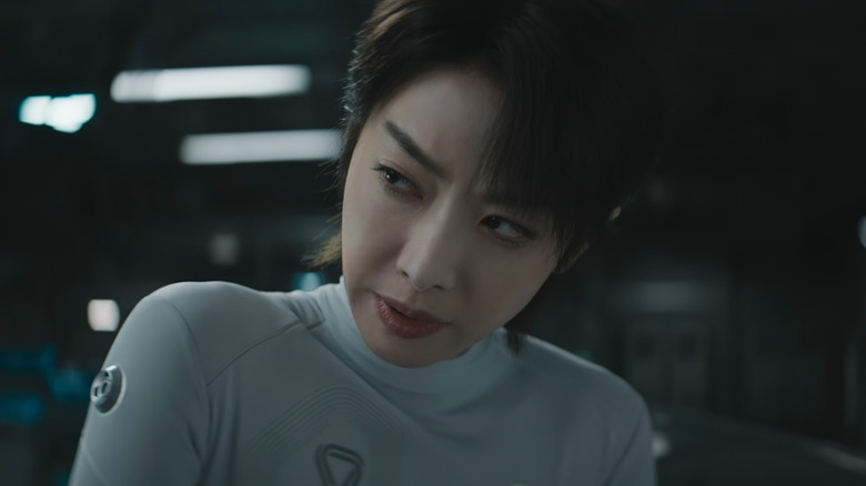 Li Simeng looking to her side in Per Aspera Ad Astra