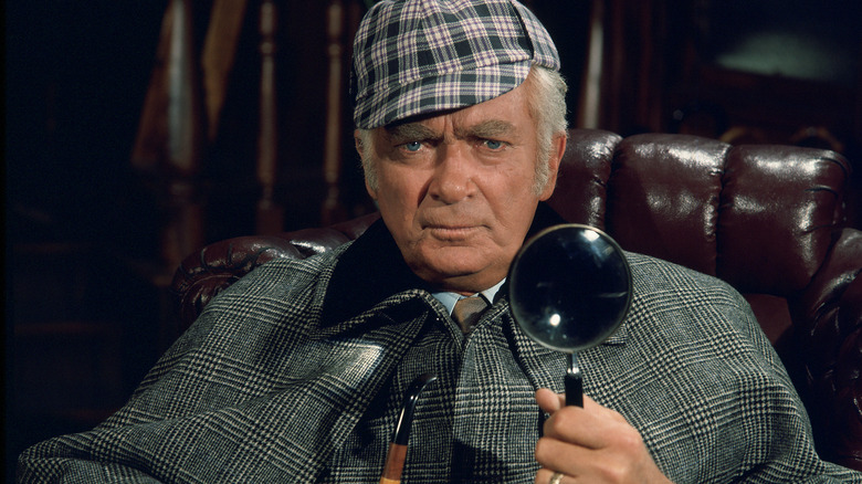 Barnaby Jones dresses like Sherlock Holmes in "Barnaby Jones"