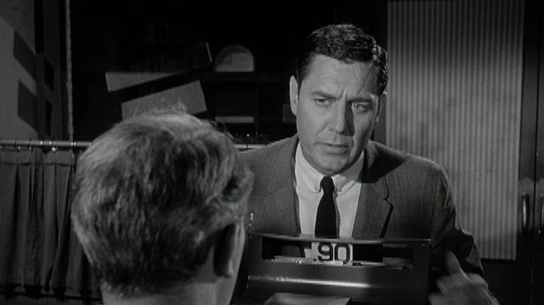 Peter Gunn questions a witness in "Peter Gunn"