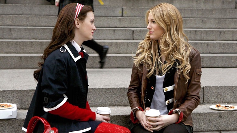 Blair and Serena sitting on the Met steps talking on Gossip Girl