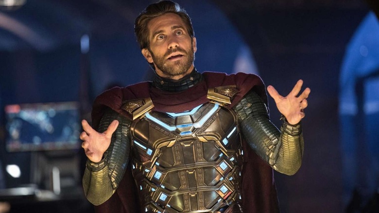 Quentin Beck/Mysterio laying out a plan in Spider-Man: Far from Home (2019)