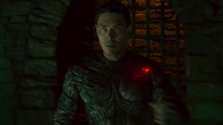 Cole Young's armor glowing red in Mortal Kombat II