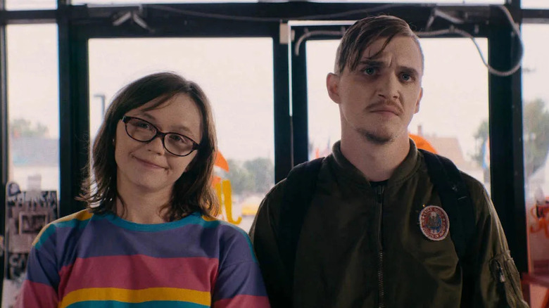 Simon and Patty visiting a diner in Dinner in America (2020)