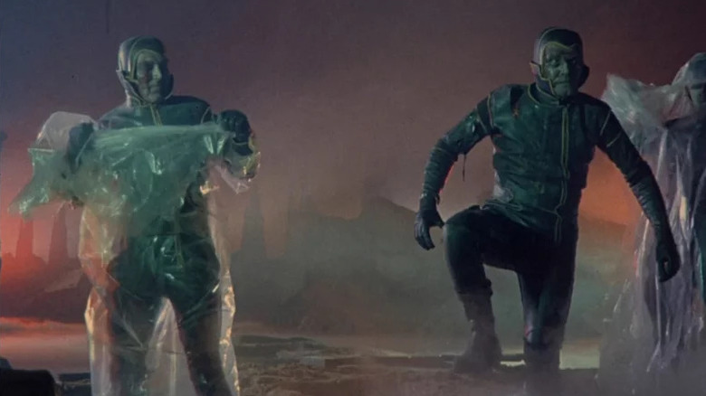 Two walking corpses in Planet of the Vampires (1965)