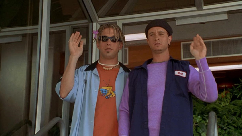 Doyle and Bud waving good-bye in Bio-Dome (1996)