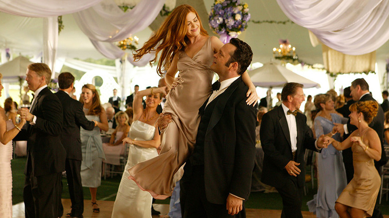 Gloria and Jeremy dancing at the wedding in Wedding Crashers