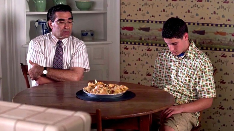 Jim's Dad and Jim looking at the pie in American Pie