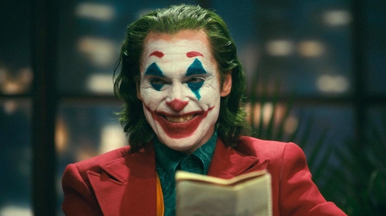 Arthur Fleck smiling in "Joker" (2019)