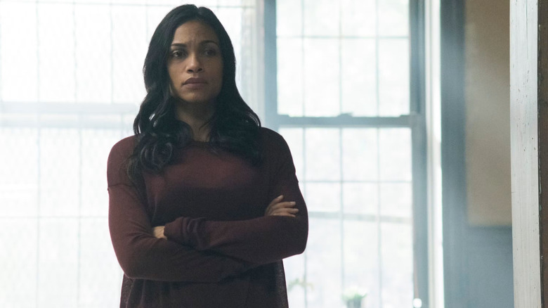 Claire Temple talking to Danny Rand/Iron Fist in Iron Fist (2017)