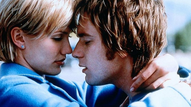 Robert and Celine embrace in A Life Less Ordinary (1997)