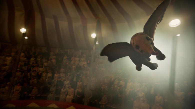 Dumbo takes flight again in Dumbo (2019)