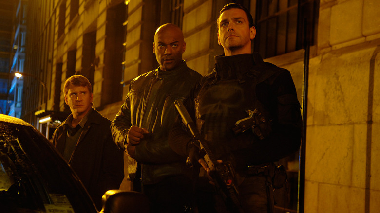 Frank Castle preparing for a fight with allies in "Punisher: War Zone" (2008)