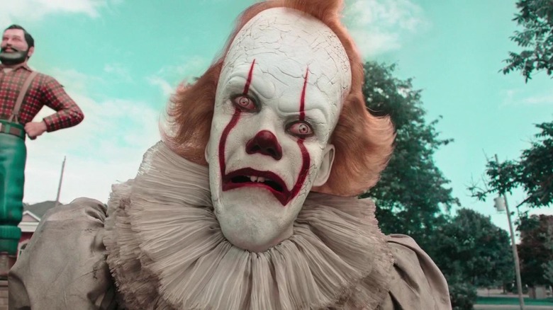 Pennywise making a bizarre face in It: Chapter Two (2019)