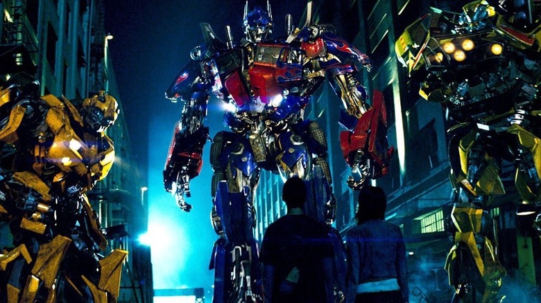 Optimus Prime meeting his human pals in Transformers (2007)