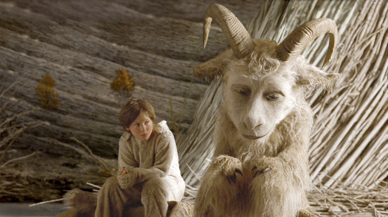 Max comforts sad Alexander in Where the Wild Things Are (2009)