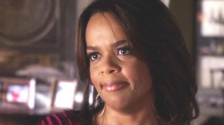 Jackie tilts her head and smirks in NCIS