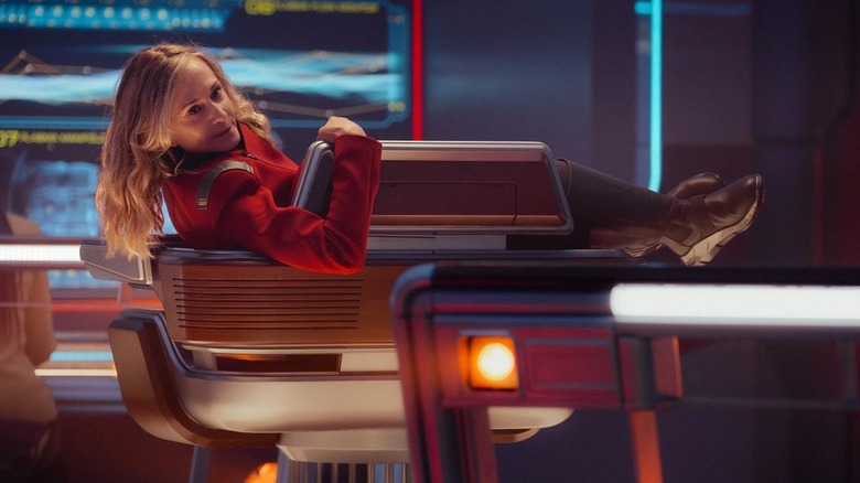 Nahla Ake enjoying her chair in Star Trek: Starfleet Academy (2026)