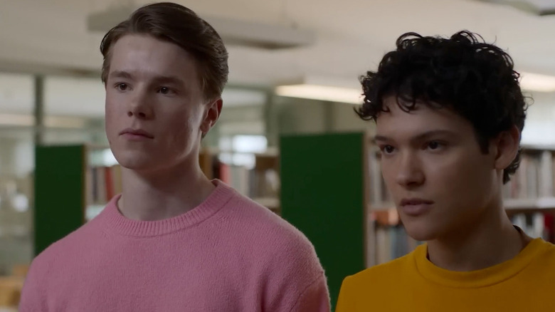 Willie and Simon in a library in Young Royals