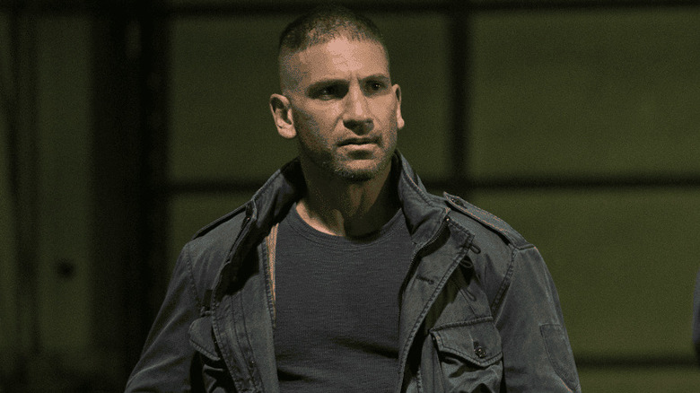 Frank wearing all black with short hair in The Punisher (2017)
