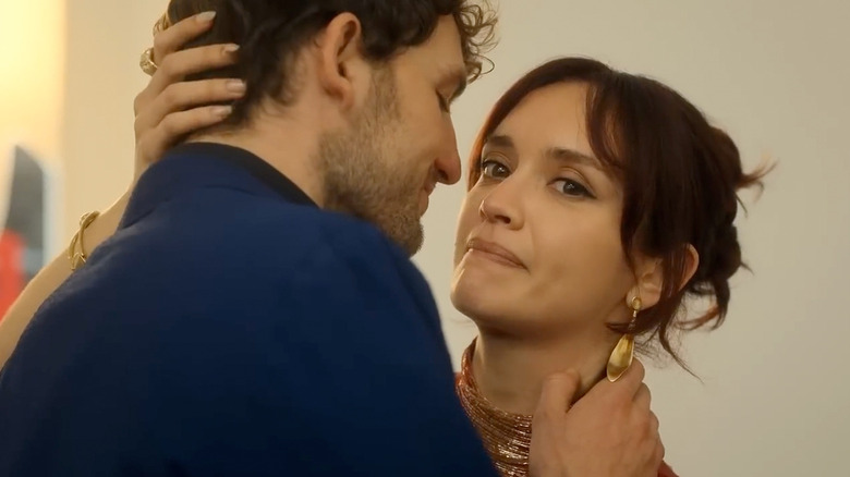 Daniel and Cherry about to kiss on The Girlfriend