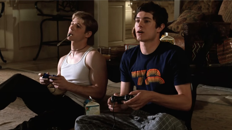 Ryan and Seth playing video games on The O.C.