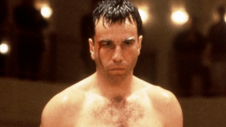 Daniel Day-Lewis bloodied in ring
