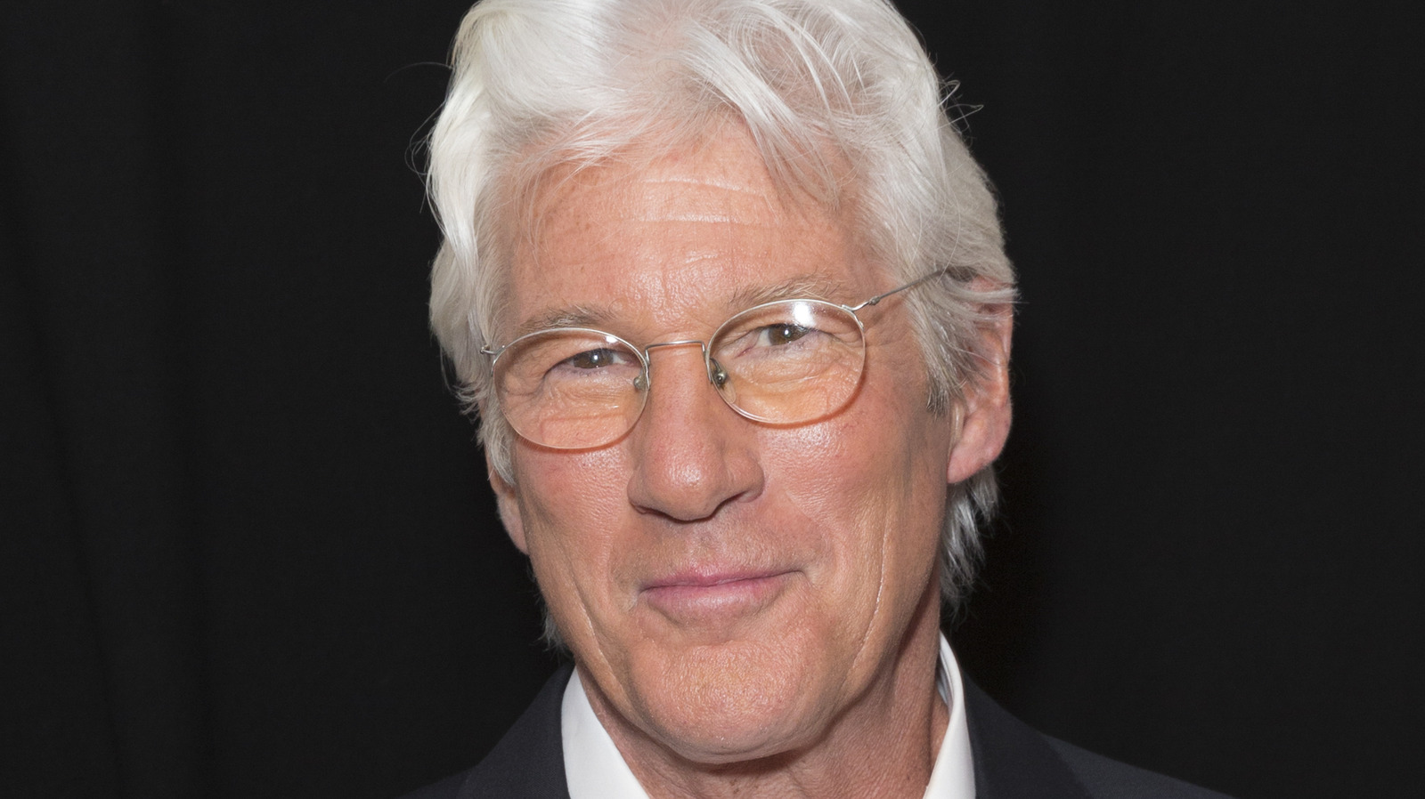 https://www.looper.com/img/gallery/50-greatest-richard-gere-movies-ranked-worst-to-best/l-intro-1651693268.jpg