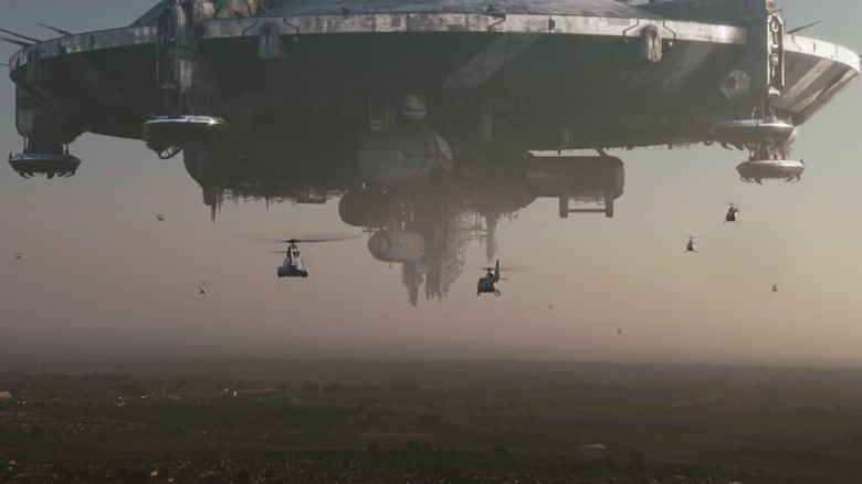 District 9 spaceship stalling