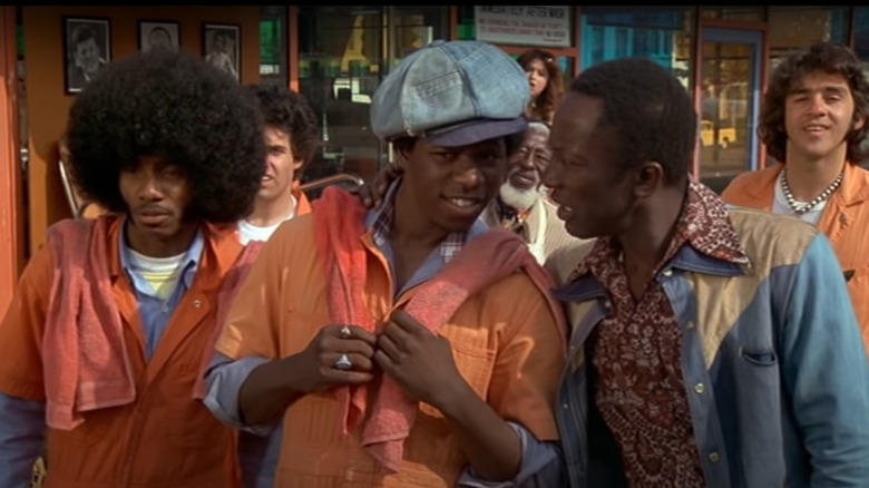 Car wash employees talking