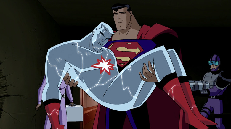 Supes fights Atom