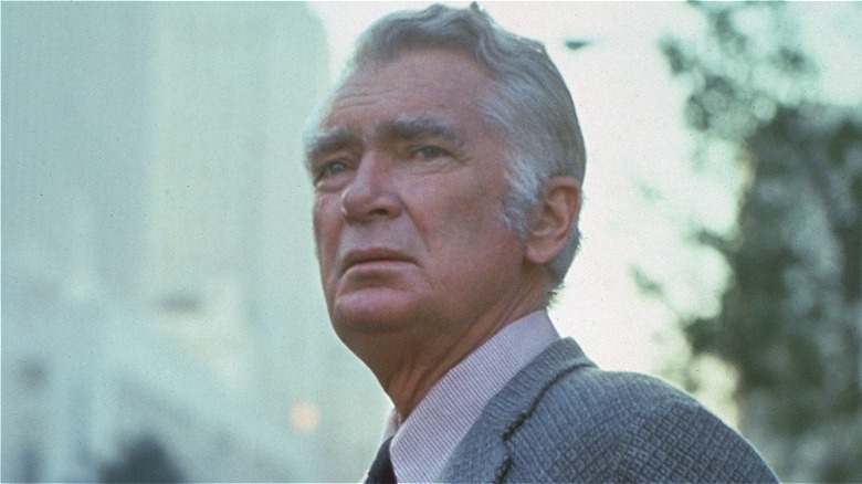 Barnaby Jones walks down the street in "Barnaby Jones"