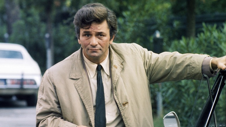 Columbo approaches a crime scene in 