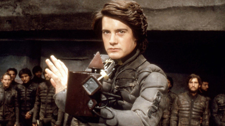 Paul Atreides prepares for a fight in 'Dune' (1984)