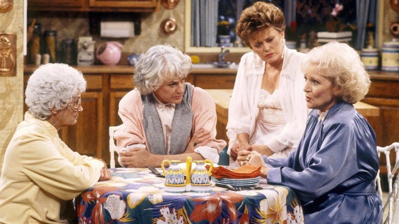 Everyone watches Rose talk in "The Golden Girls"