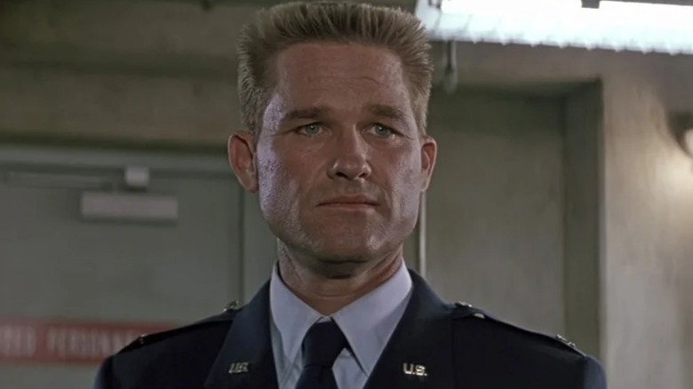 Colonel O'Neil wearing military uniform in Stargate (1994)