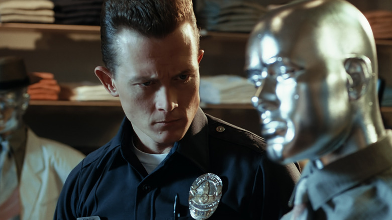 T-1000 looking at silver mannequin in "Terminator 2: Judgment Day" (1991)