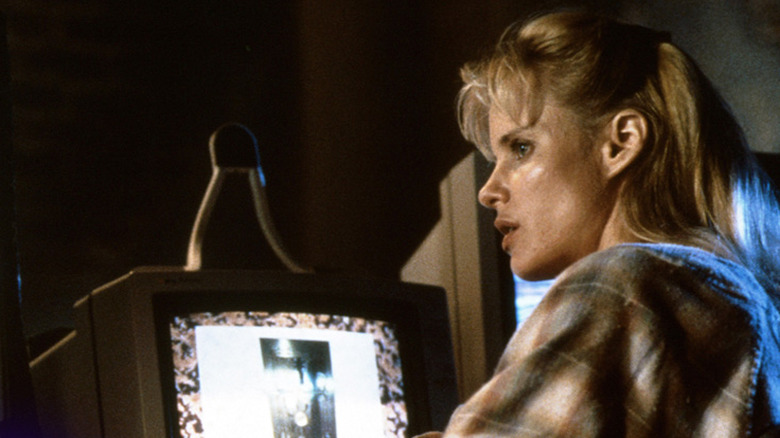 Lori Singer as Sydney Bloom in VR.5