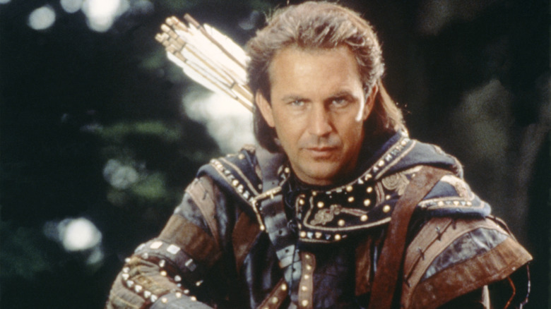 Robin Hood kneeling in Robin Hood: Prince of Thieves (1991)