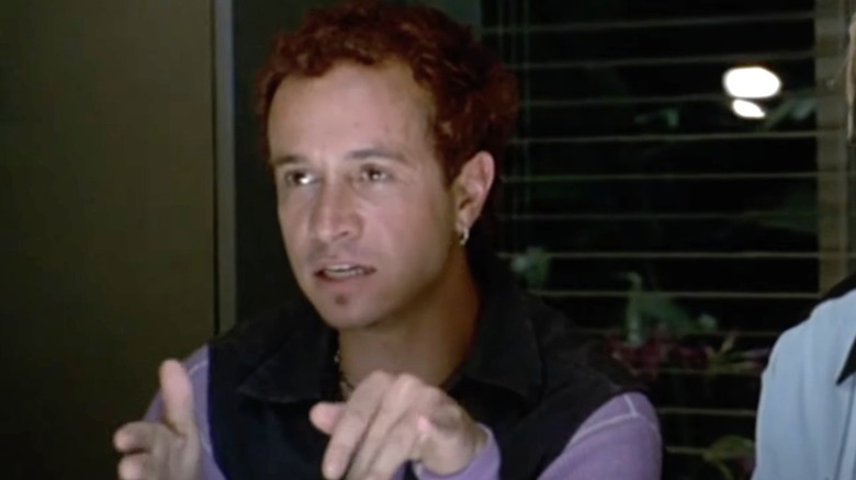 Bud Macintosh talking to scientists in Bio-Dome (1996)