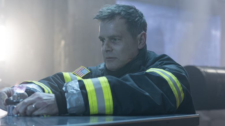 Bobby Nash prays as he waits to die in "9-1-1"