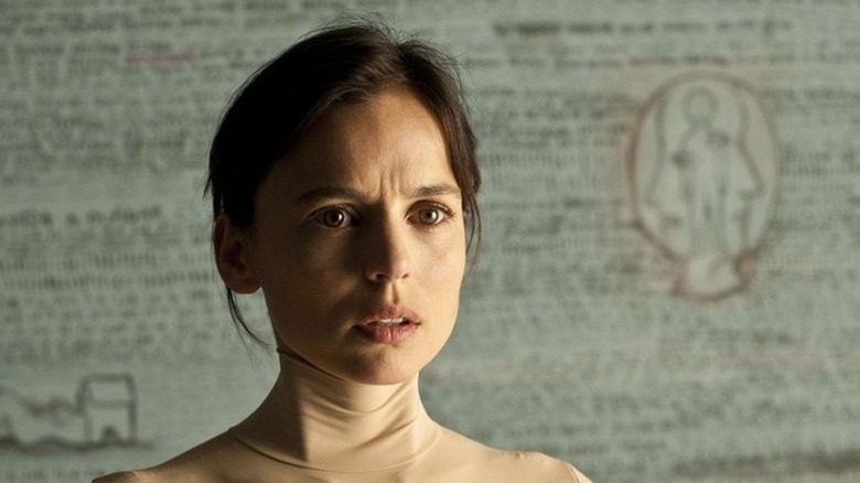 Elena Anaya turns head