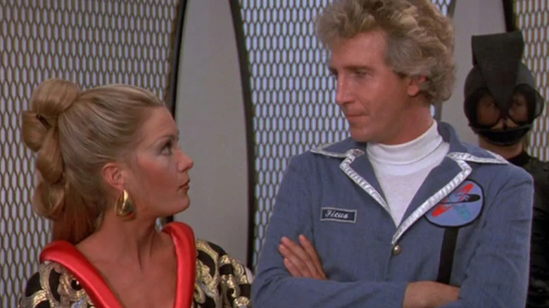 Ficus talks to Interface in the corridor in Quark